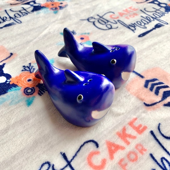 Other - 💙 Friendly Sharks Salt & Pepper Shakers 💙